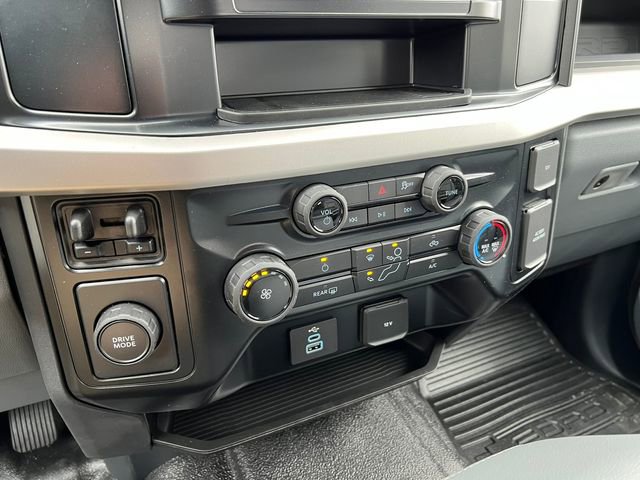New 2025 Ford F450 XL w/ XL Chrome Package RWD image 22