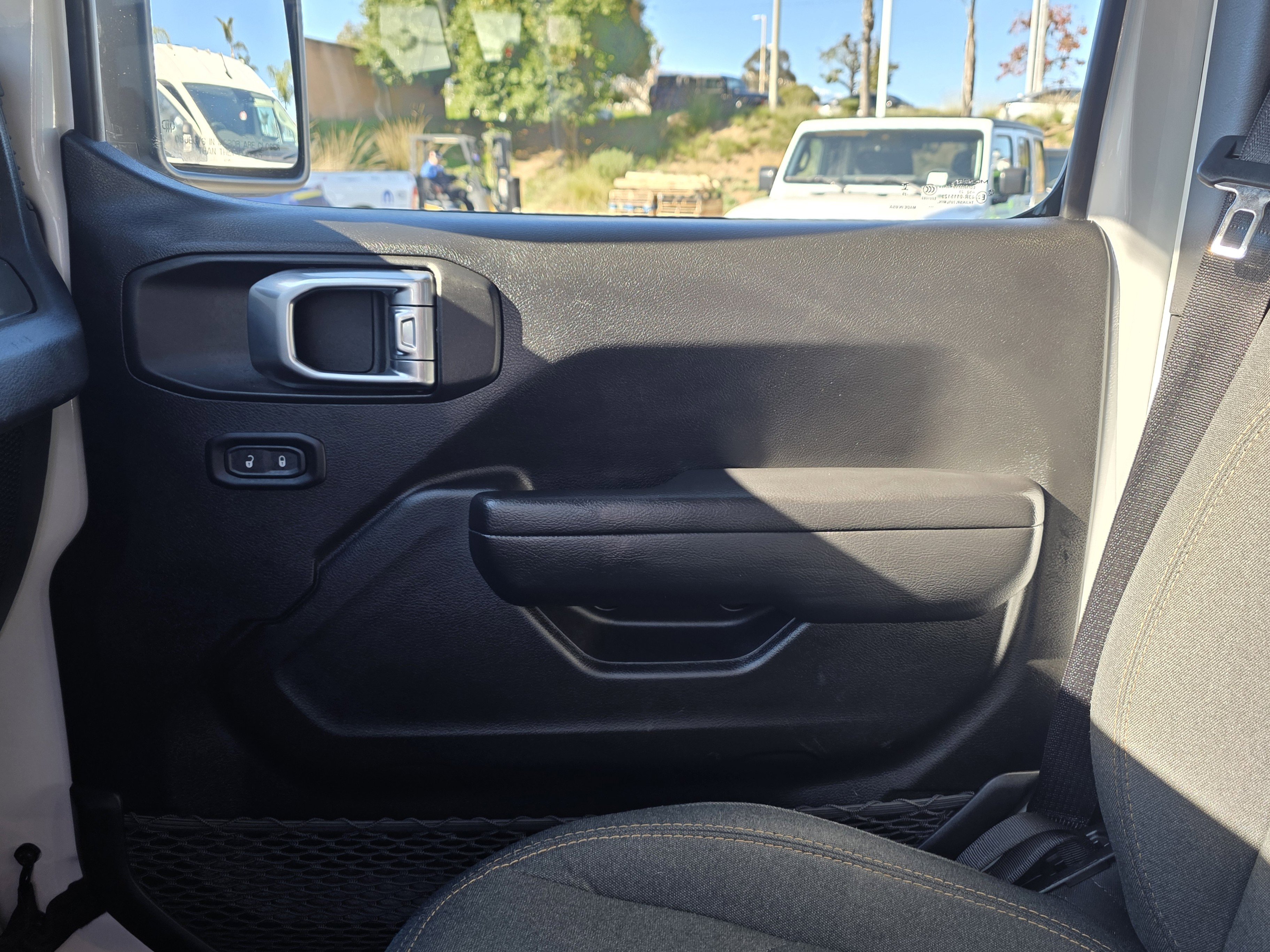 Used 2024 Jeep Wrangler Sport S image 13