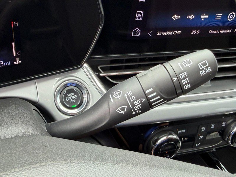 Used 2025 Chevrolet Trax LT FWD image 26