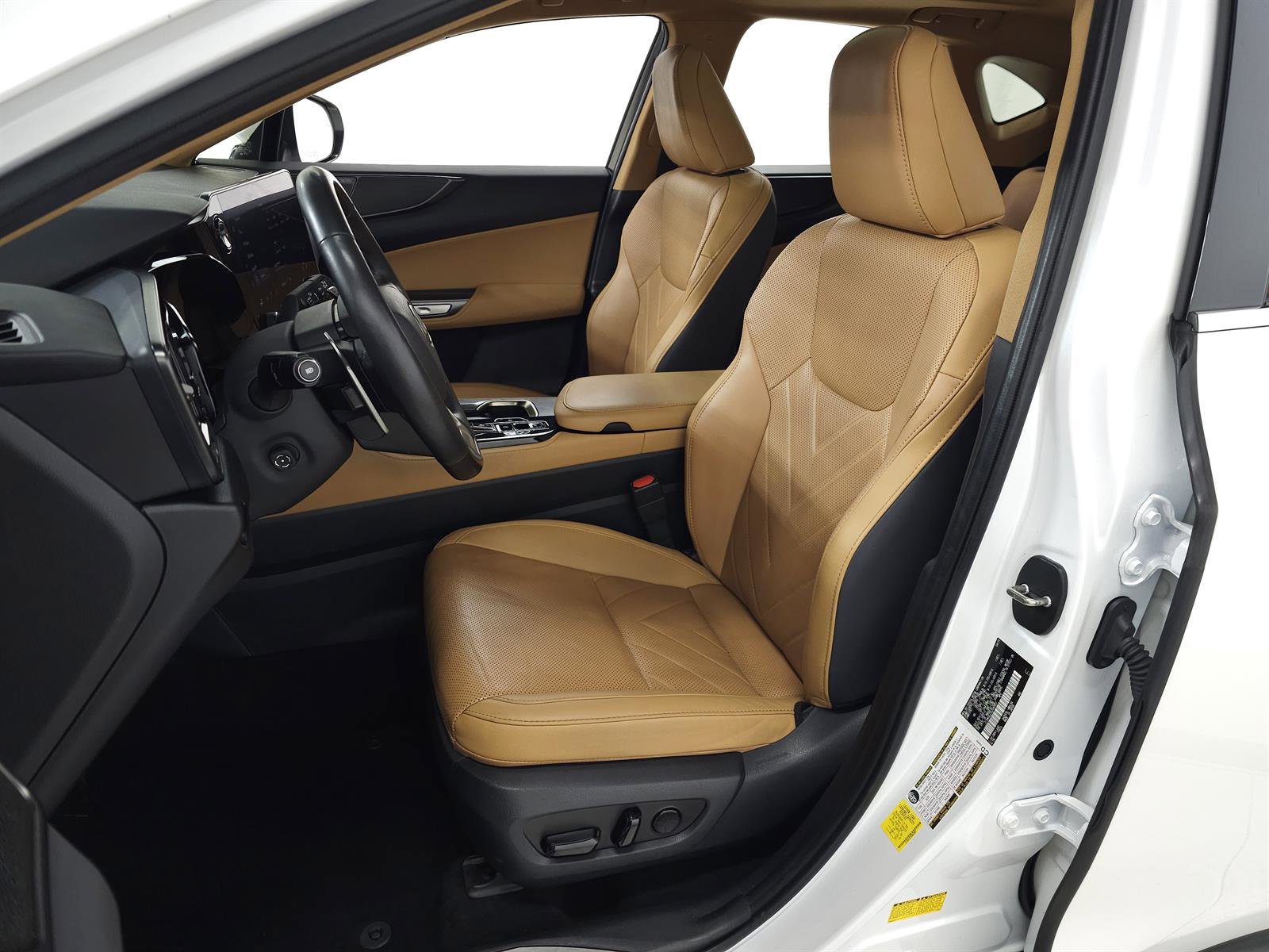Used 2025 Lexus NX 350h AWD w/ Accessory Package (2T) image 15