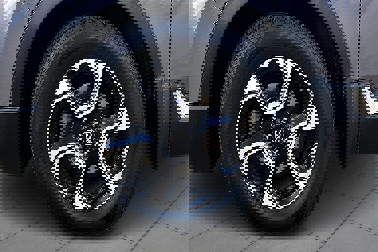 Used 2018 Honda CR-V Touring image 11