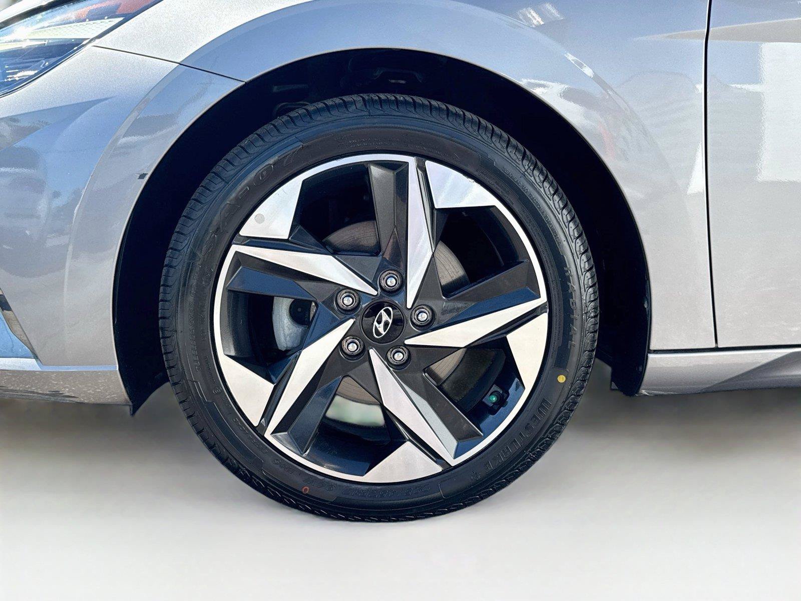 Used 2022 Hyundai Elantra SEL w/ Convenience + Premium Package FWD image 35