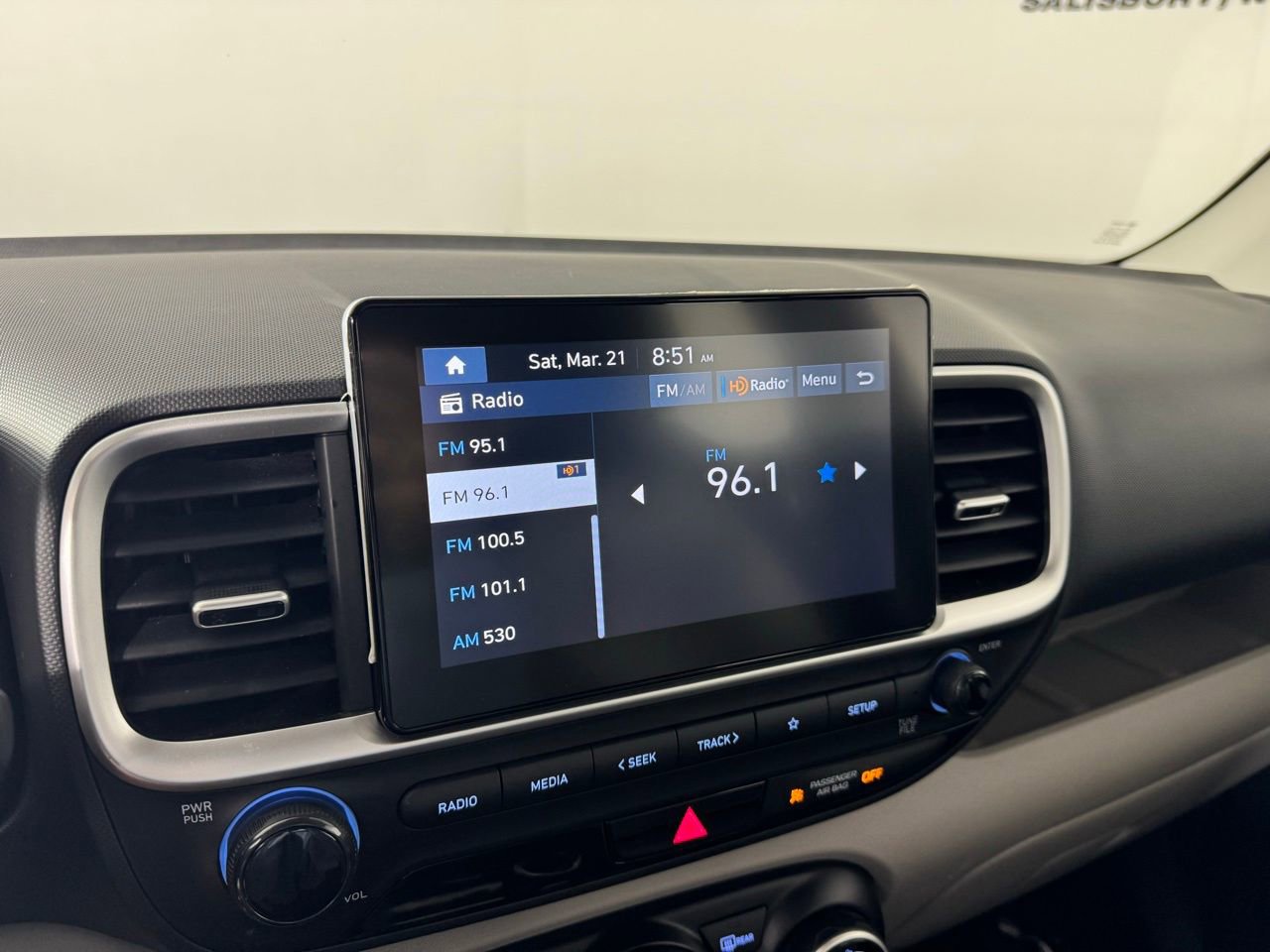 Used 2025 Hyundai Venue SEL image 15