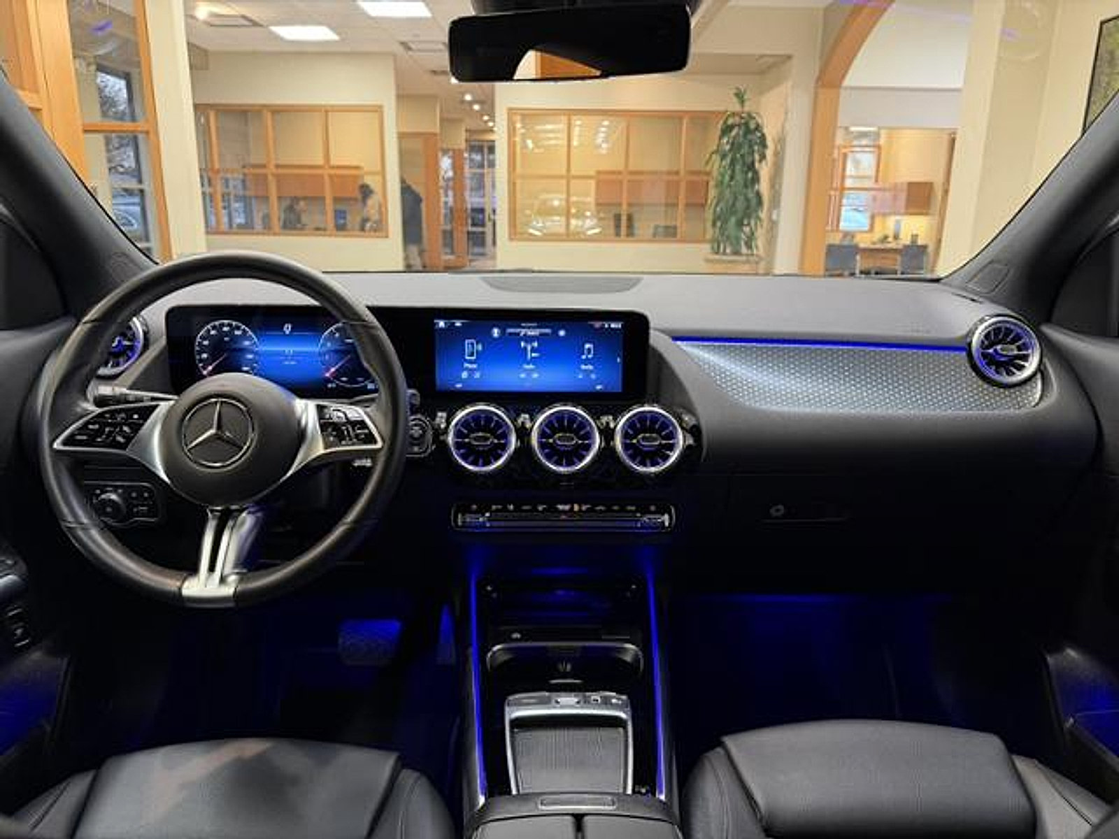Used 2025 Mercedes-Benz GLA 250 image 11