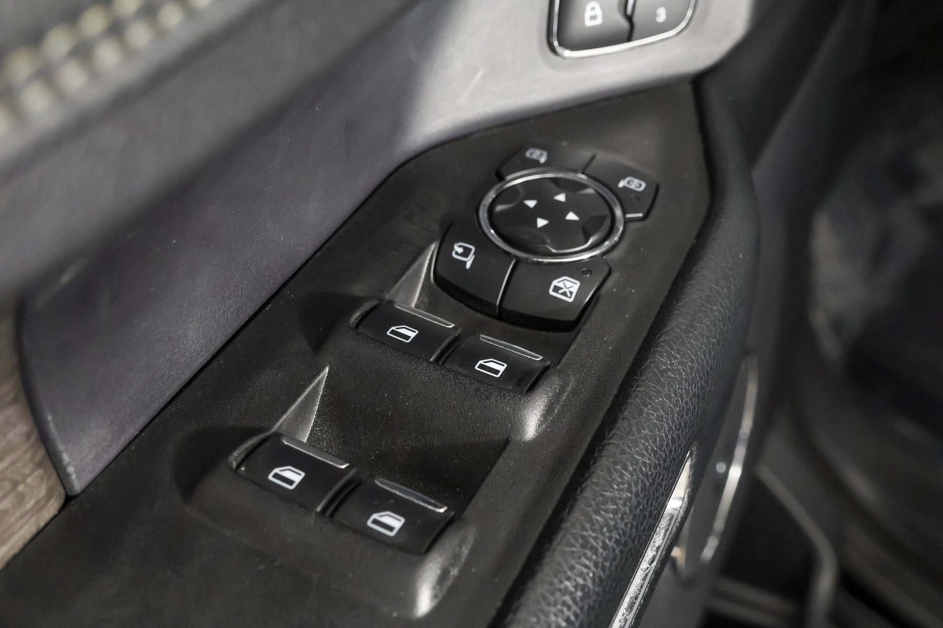 Used 2021 Ford Expedition Limited AWD/4WD image 36