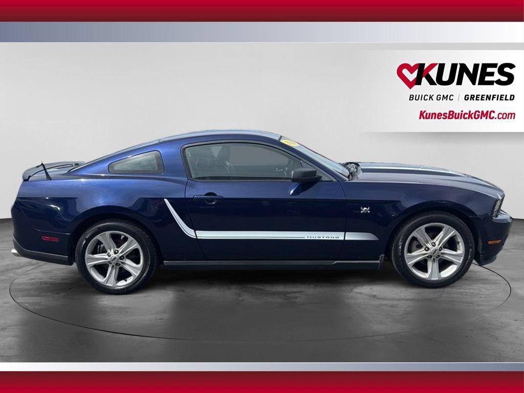 Used 2010 Ford Mustang Coupe RWD image 4