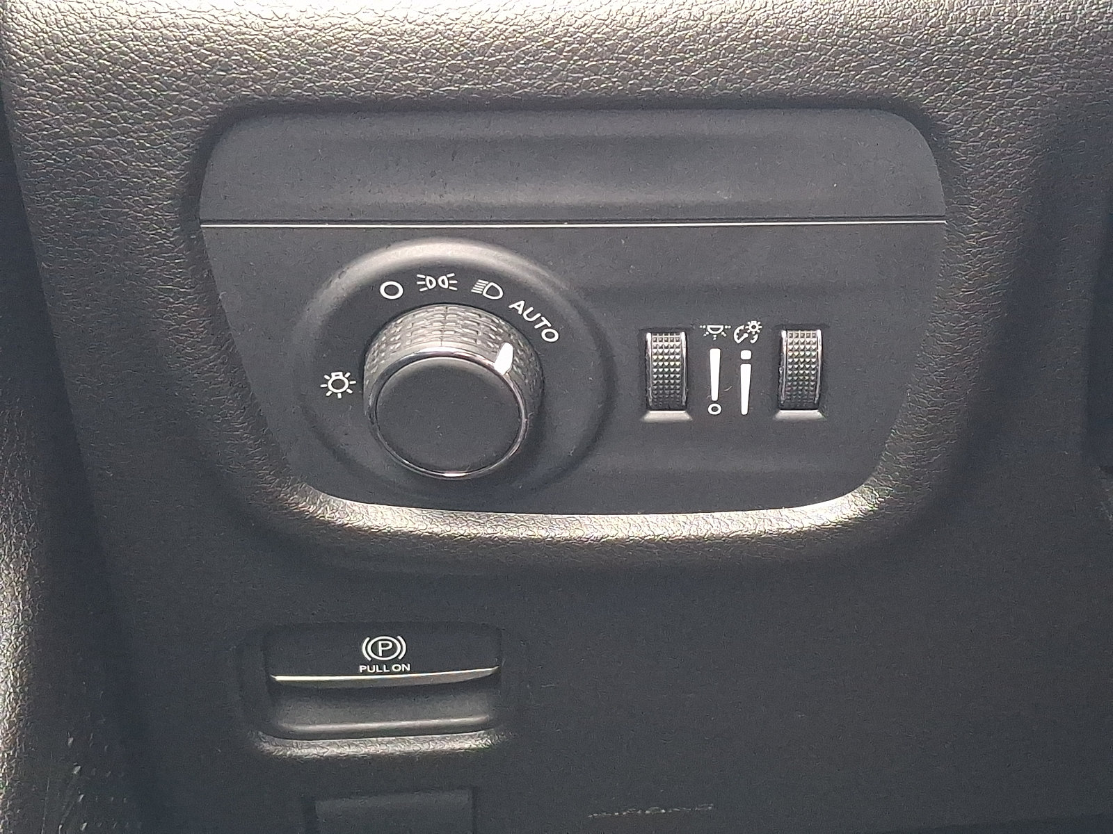Used 2023 Jeep Grand Cherokee L Laredo w/ Luxury Tech Group I AWD/4WD image 26