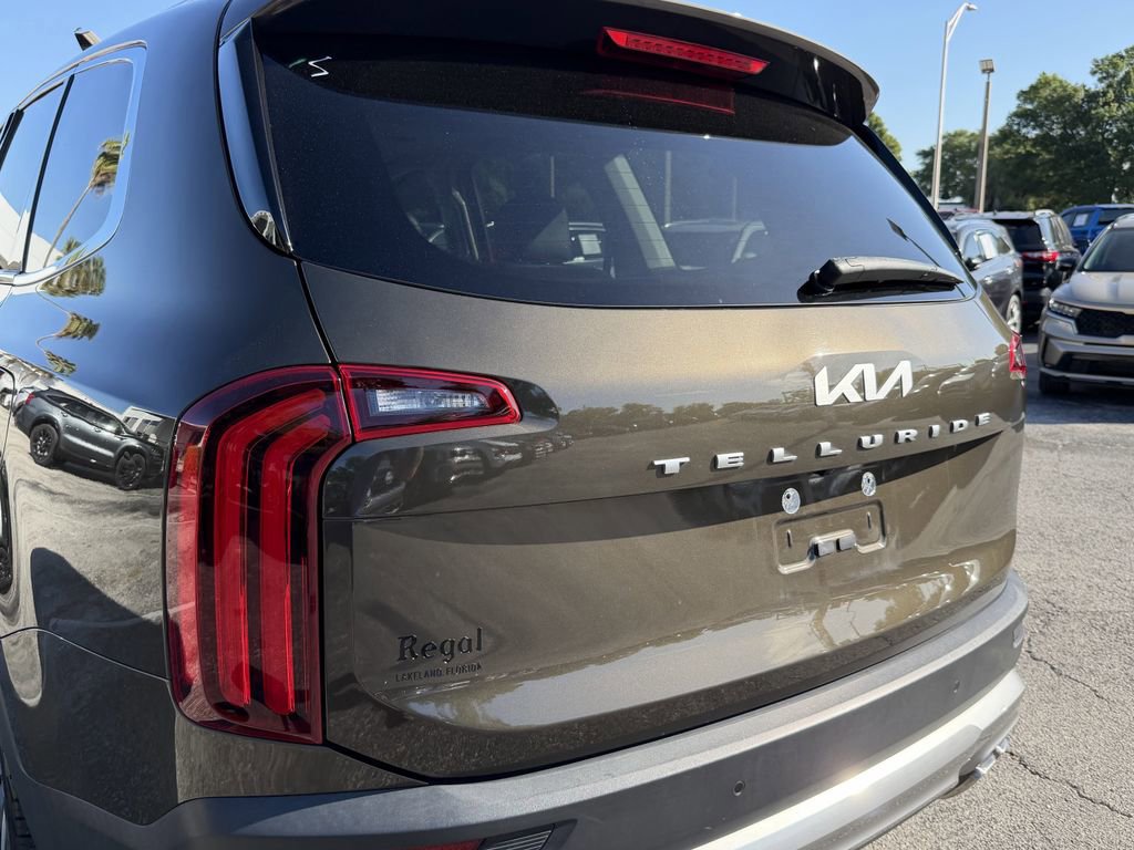 Used 2022 Kia Telluride EX w/ EX Premium Package FWD image 11