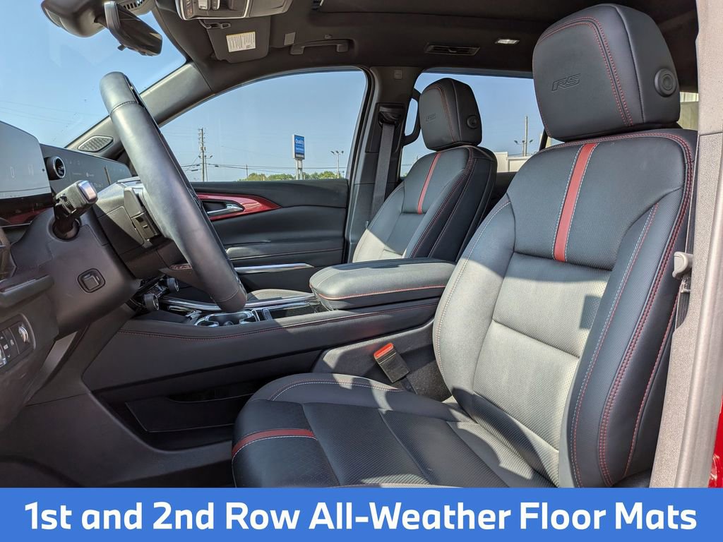 Used 2026 Chevrolet Traverse RS FWD image 15