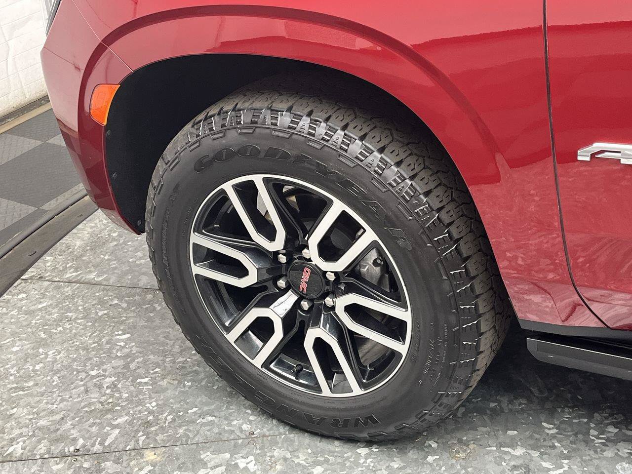 Certified 2022 GMC Yukon AT4 w/ Technology Package AWD/4WD image 39