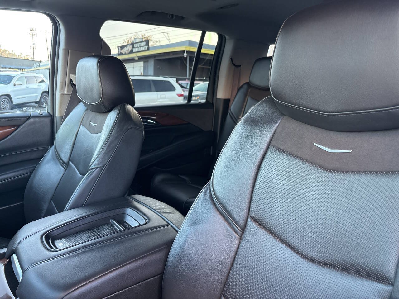 Used 2016 Cadillac Escalade ESV Premium AWD/4WD image 16
