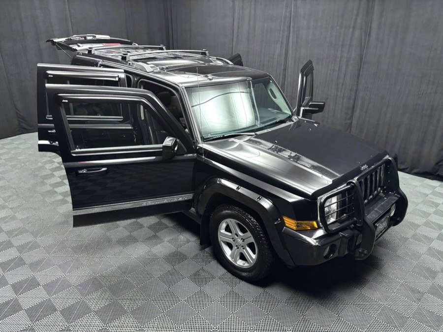 Used 2010 Jeep Commander Limited image 21