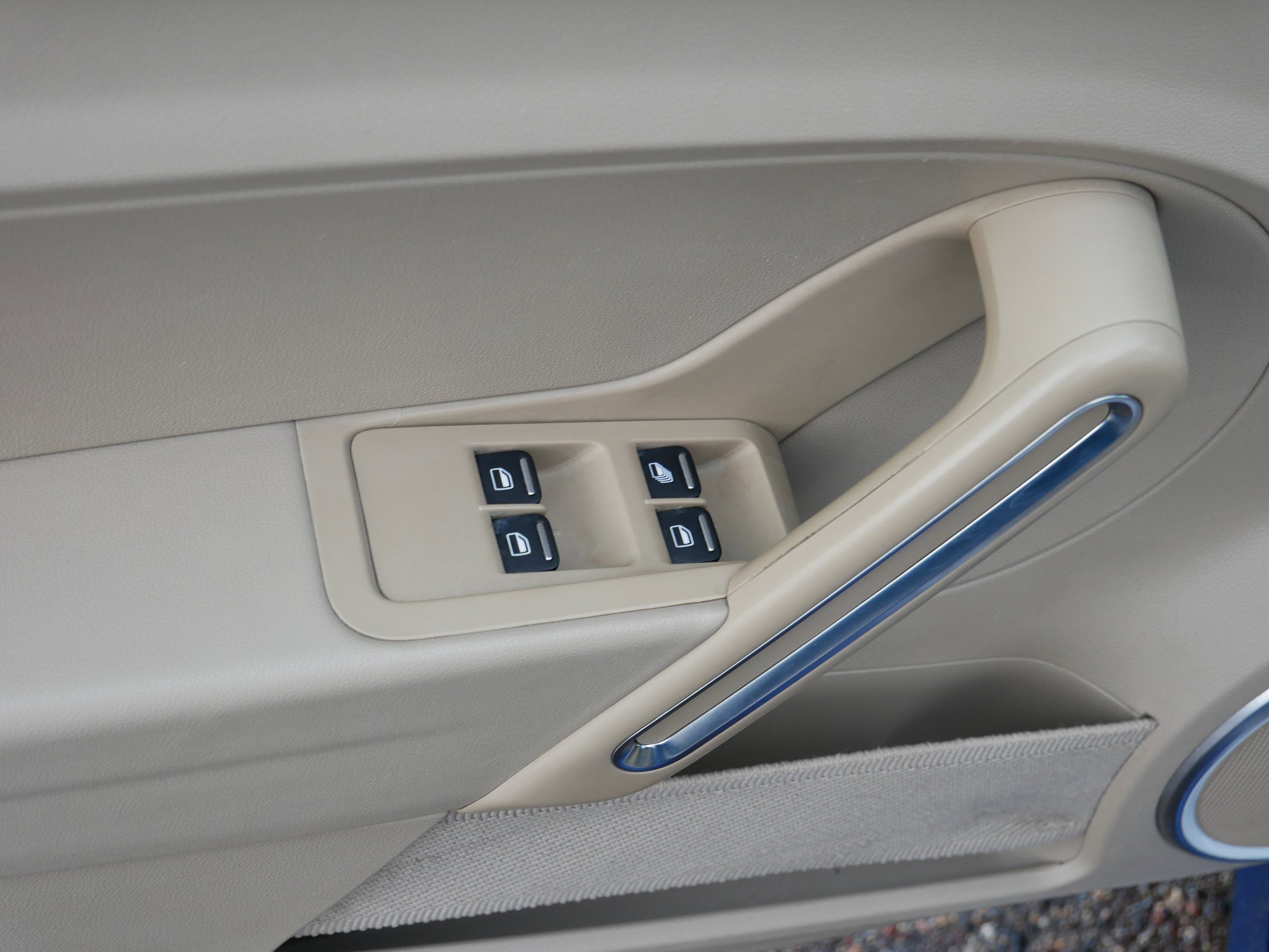 Used 2015 Volkswagen Beetle R-Line image 19