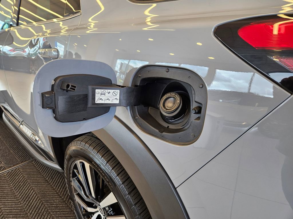 Used 2023 Nissan Pathfinder Platinum w/ Lighting Package (N93) image 33