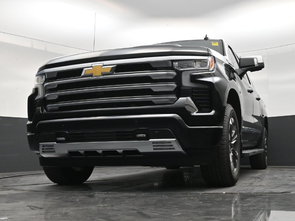 Used 2026 Chevrolet Silverado 1500 High Country w/ Technology Package RWD image 27