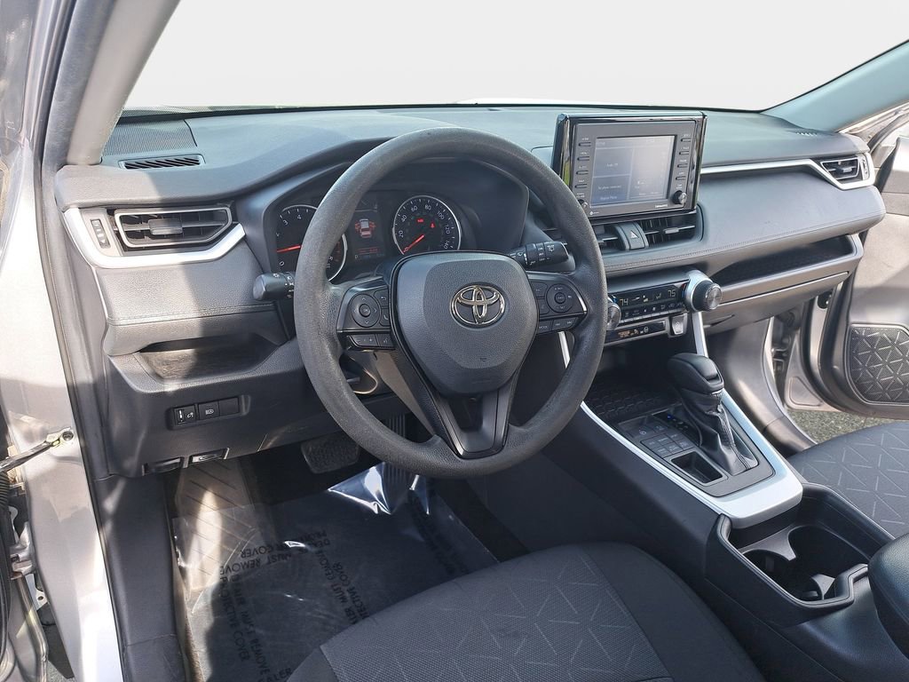 Used 2021 Toyota RAV4 XLE w/ Carpet Mat Package (TMS) AWD/4WD image 17