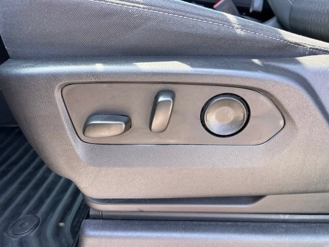 Used 2023 Chevrolet Silverado 1500 LT AWD/4WD image 16