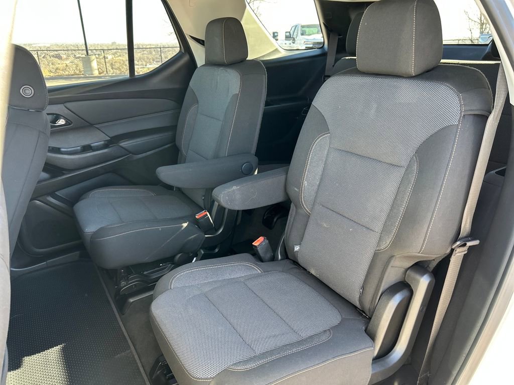 Used 2021 Chevrolet Traverse LT image 21