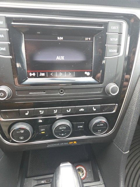 Used 2016 Volkswagen Passat 1.8T R-Line w/ R-Line Lighting Package image 6