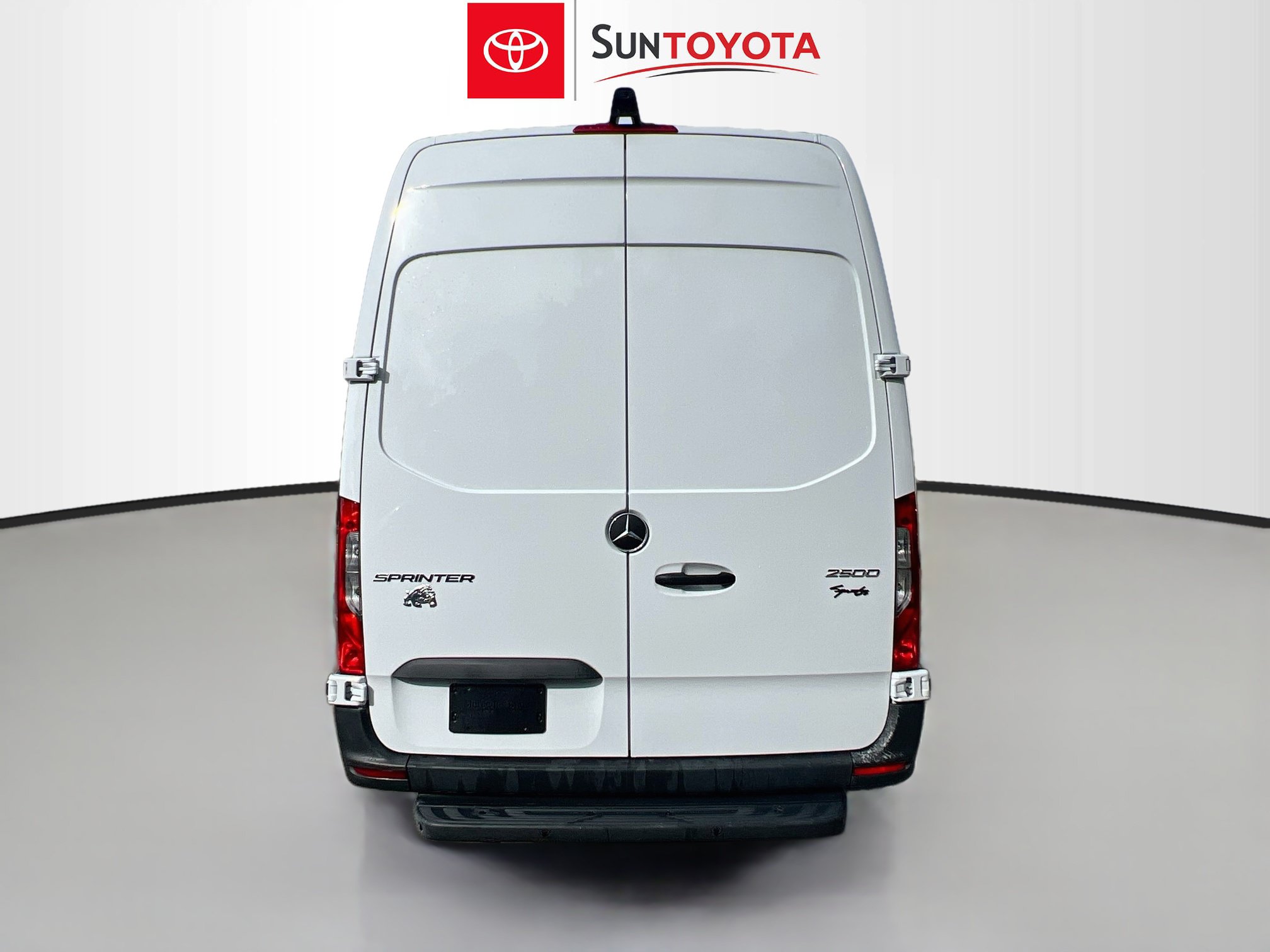 Used 2025 Mercedes-Benz Sprinter 2500 image 5