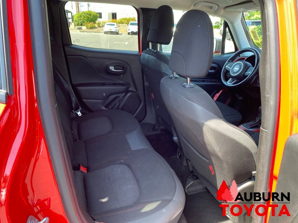 Used 2020 Jeep Renegade Trailhawk w/ Cold Weather Group AWD/4WD image 16
