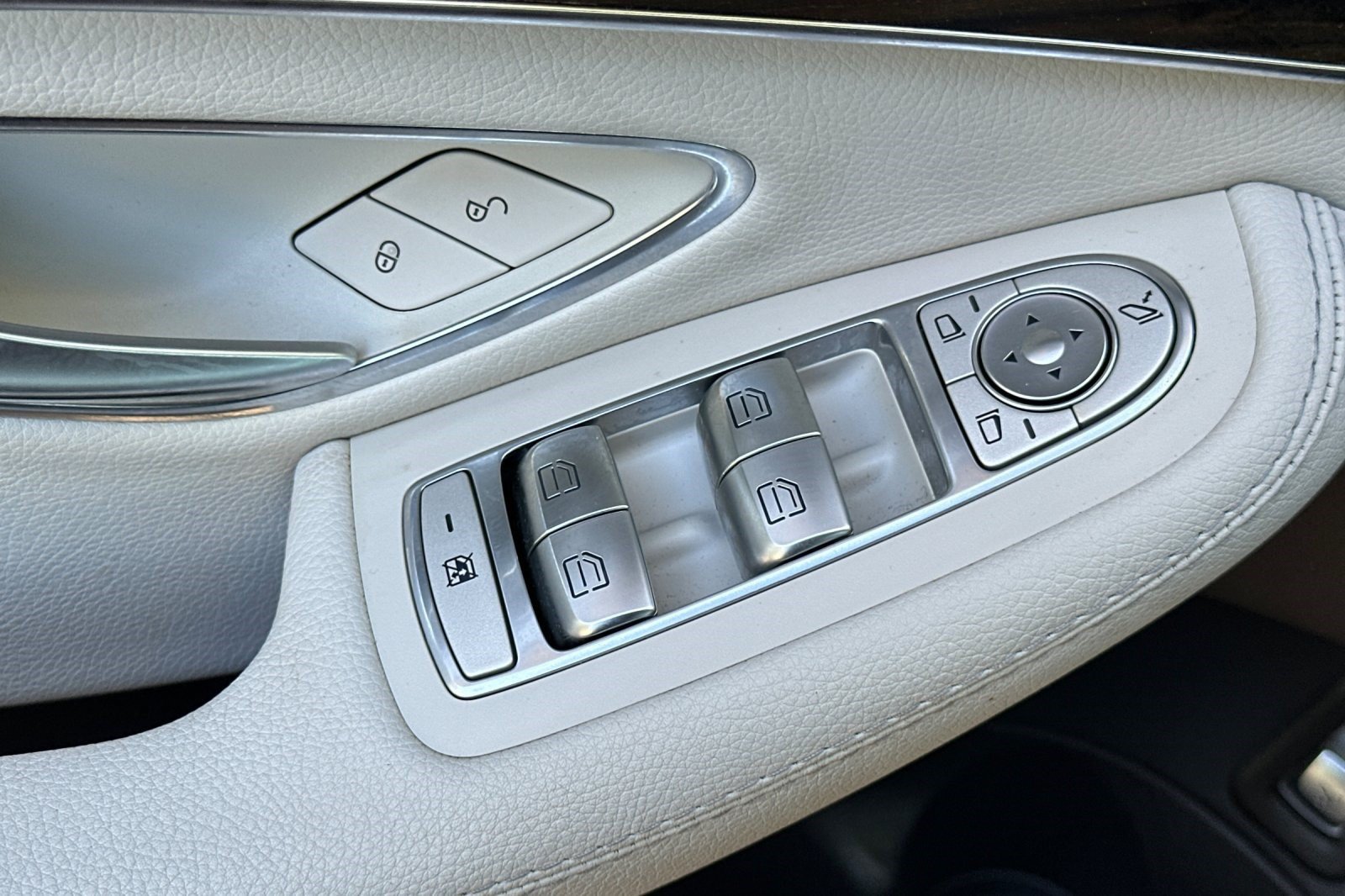 Used 2017 Mercedes-Benz C 300 Sedan image 14