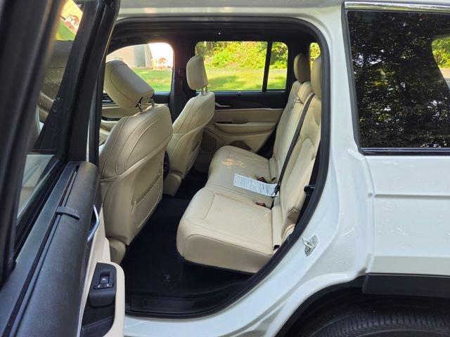 Used 2023 Jeep Grand Cherokee Limited w/ Luxury Tech Group II AWD/4WD image 34