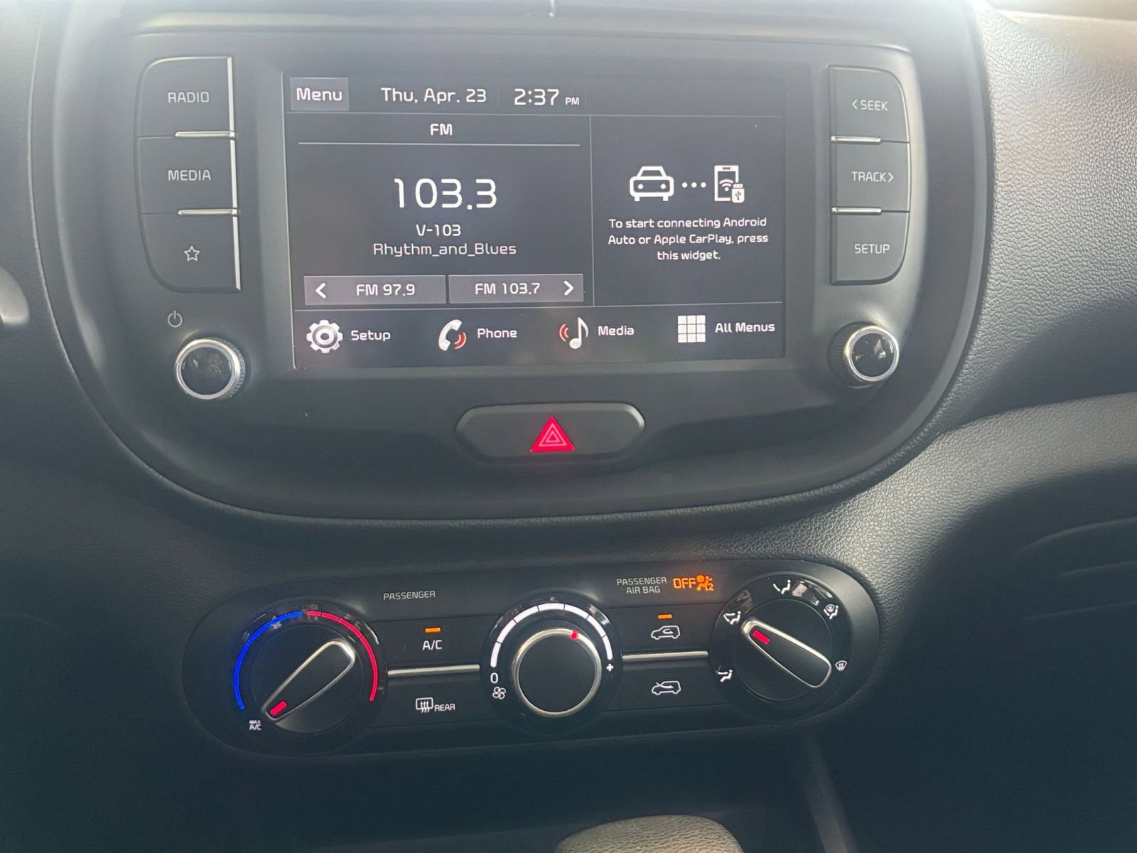 Used 2025 Kia Soul LX w/ LX Technology Package FWD image 26