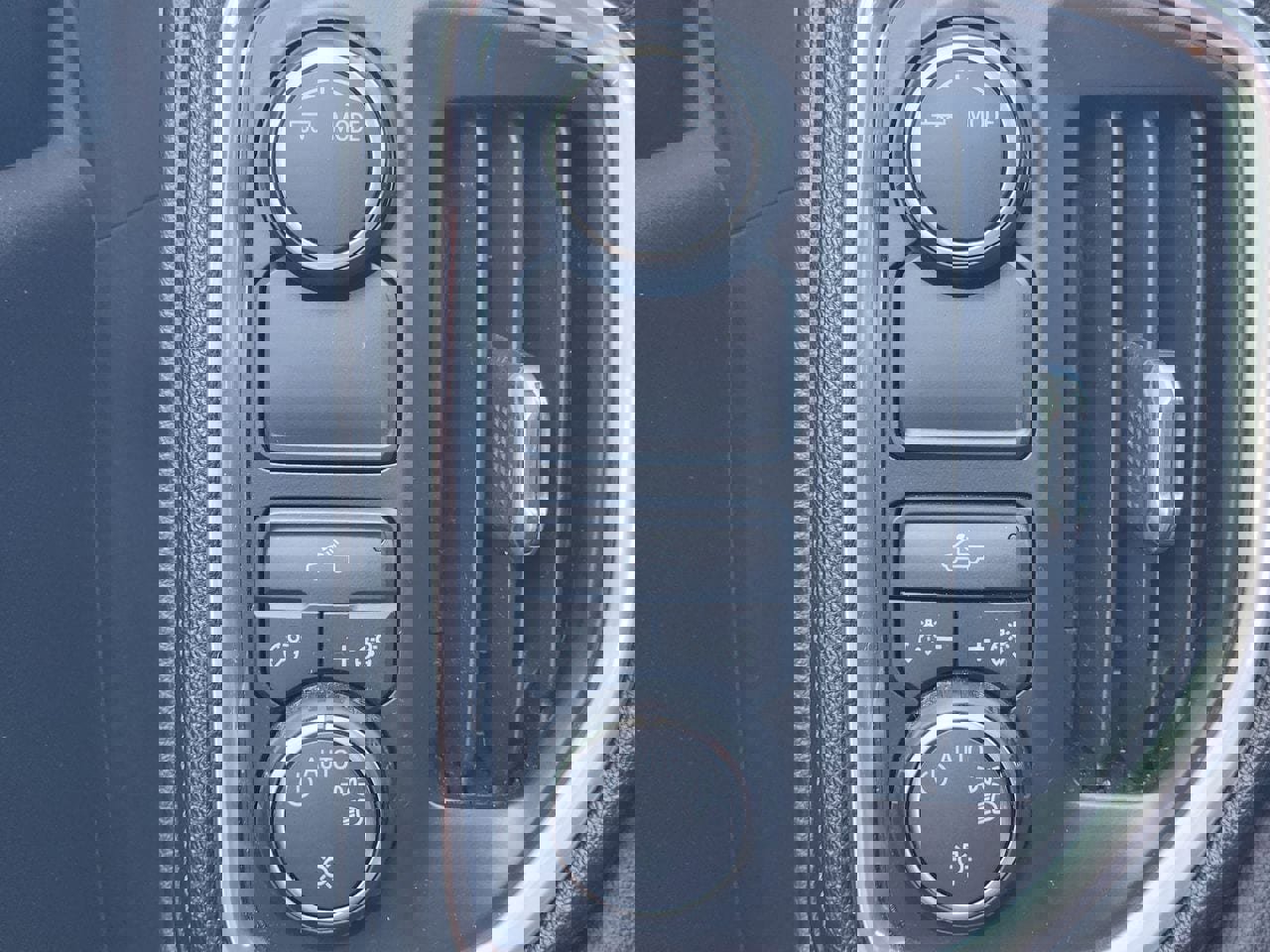 Used 2020 Chevrolet Silverado 1500 LT w/ Texas Edition RWD image 21