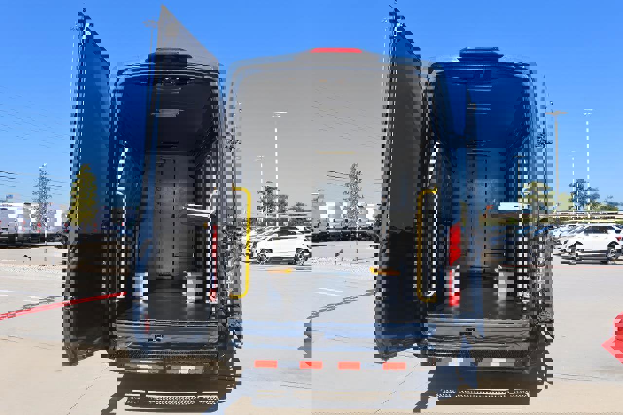 Used 2019 Ford Transit 250 148 High Roof Extended image 12