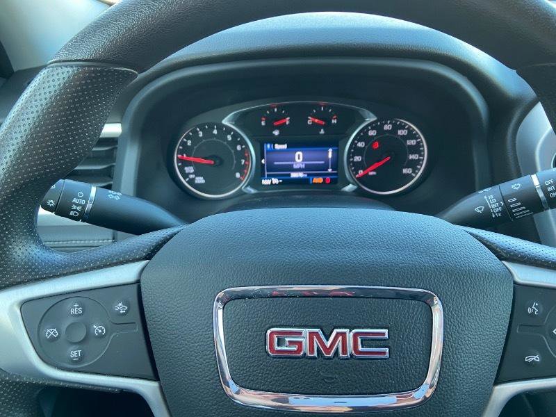 Used 2022 GMC Acadia SLE w/ Driver Convenience Package image 10