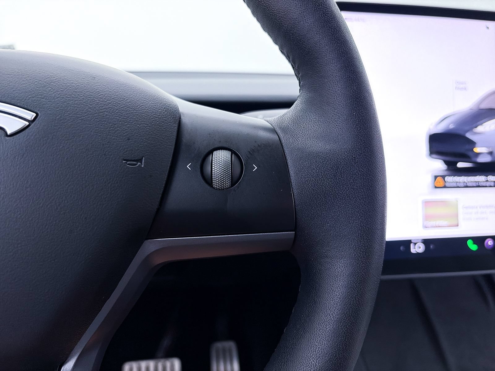 Used 2022 Tesla Model Y Performance AWD/4WD image 28