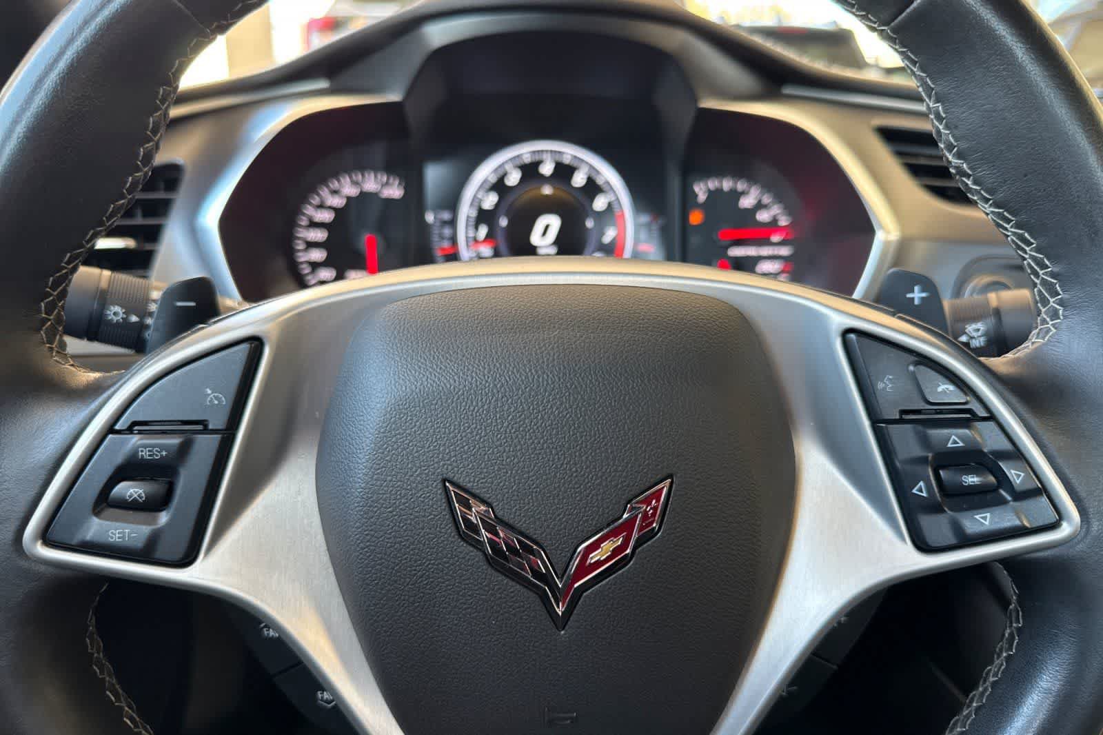 Used 2019 Chevrolet Corvette Stingray Coupe w/ Carbon Flash Badge Package RWD image 22