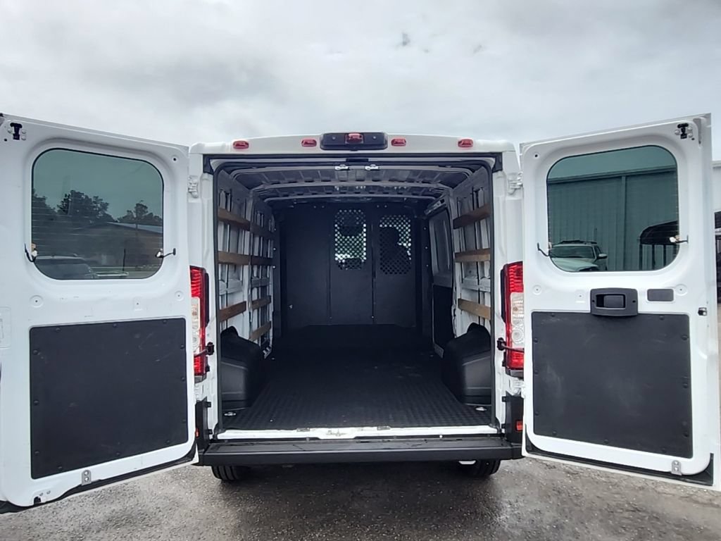 Used 2025 RAM ProMaster 2500 w/ U-Haul Equipment Group FWD image 19