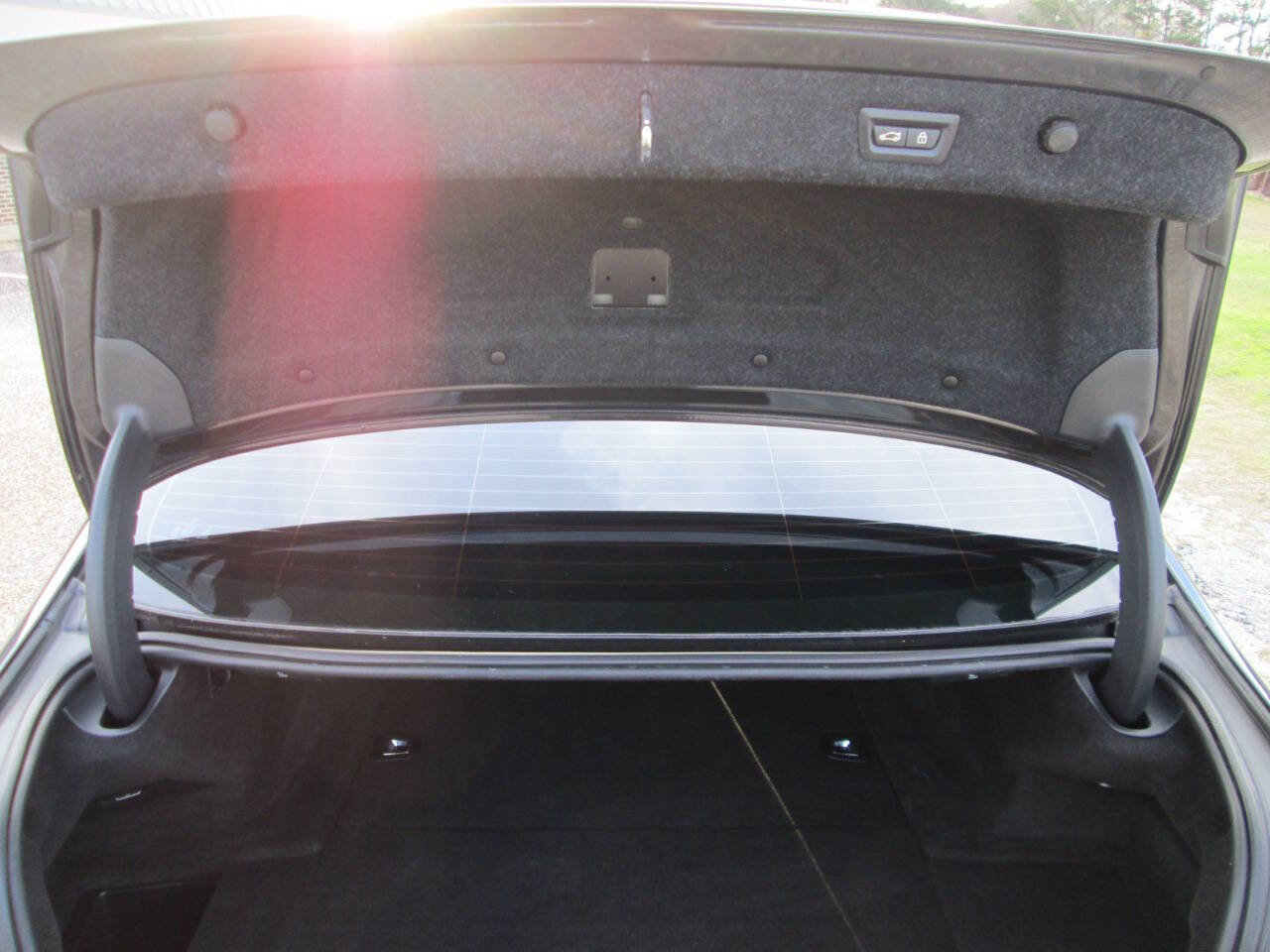 Used 2019 BMW 530e 530e iPerformance 4dr Sedan w/ Convenience Package image 33