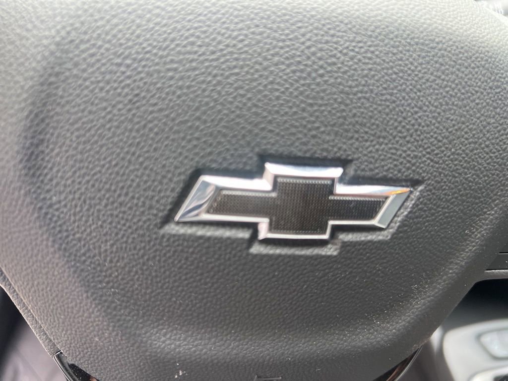 Used 2025 Chevrolet Trax RS w/ Sunroof Package image 23