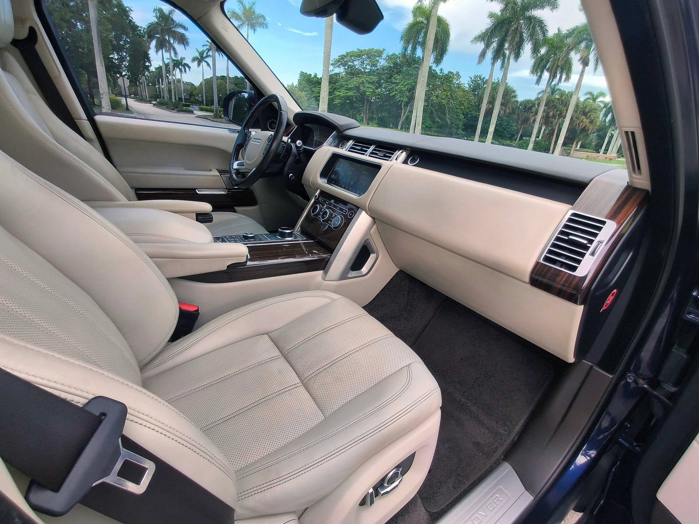 Used 2017 Land Rover Range Rover Supercharged AWD/4WD image 43