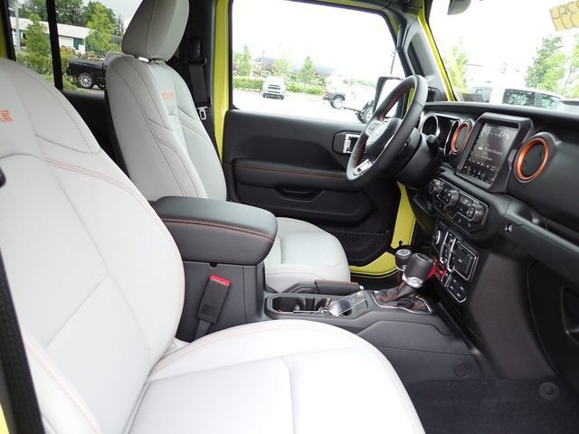 Used 2023 Jeep Gladiator Mojave w/ Cold Weather Group AWD/4WD image 11