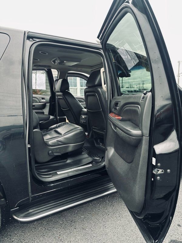 Used 2013 Cadillac Escalade ESV Luxury image 9