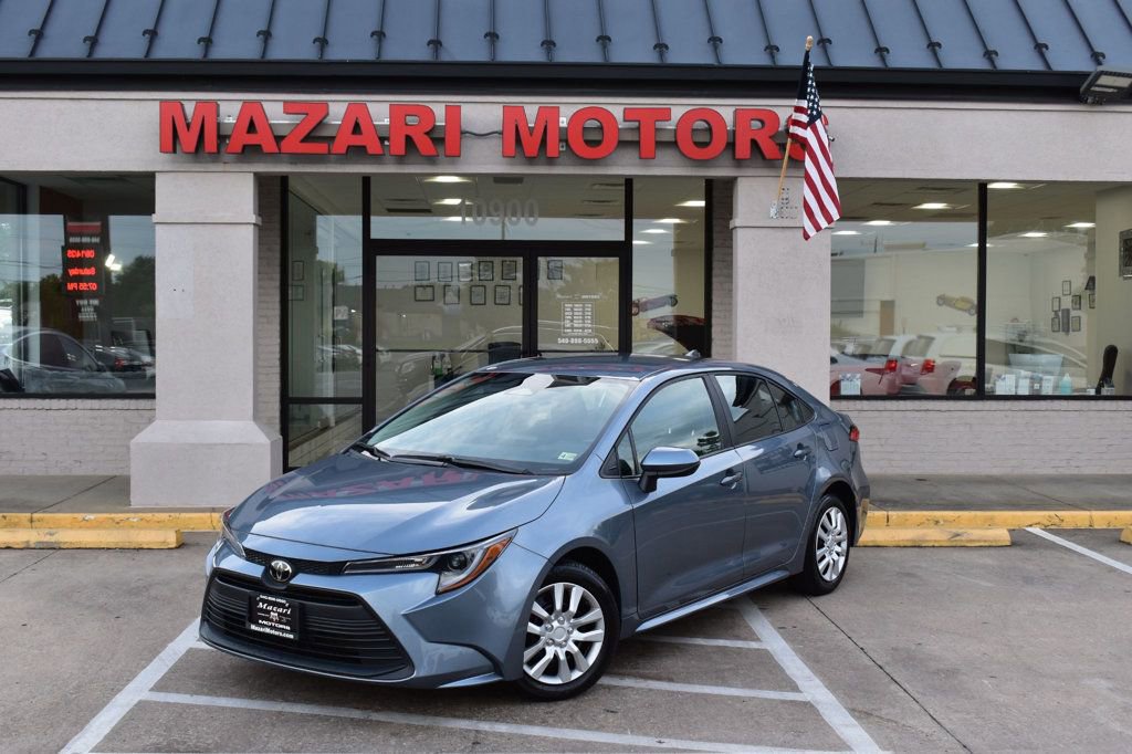 Used 2024 Toyota Corolla LE image 2