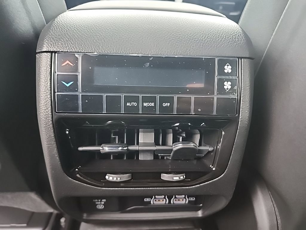 New 2025 Jeep Grand Cherokee L Altitude image 21