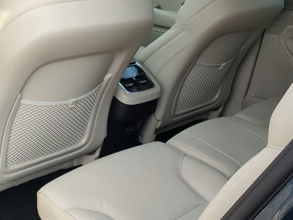 Certified 2023 Volvo XC90 B6 Plus w/ Protection Package Premier AWD/4WD image 17