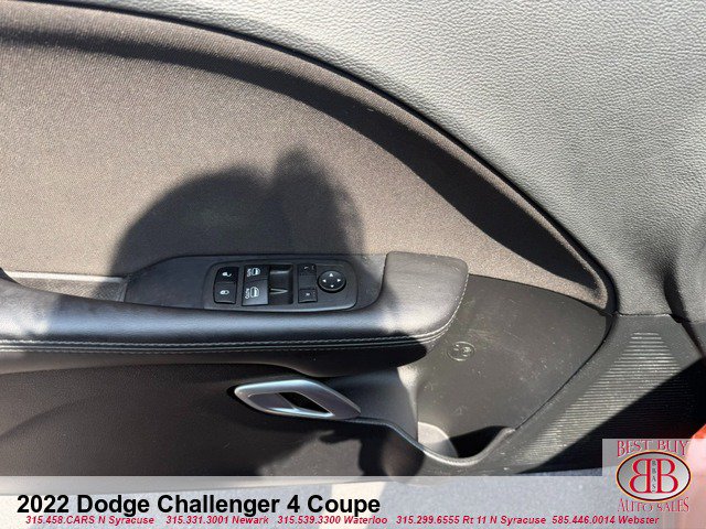 Used 2022 Dodge Challenger SXT w/ Blacktop Package AWD/4WD image 14