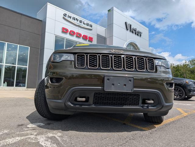 Used 2016 Jeep Grand Cherokee Laredo 75th Anniversary AWD/4WD image 2