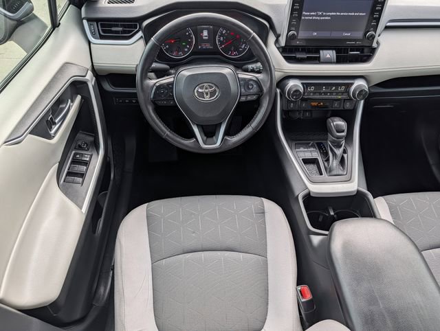Used 2022 Toyota RAV4 XLE w/ Convenience Package image 12