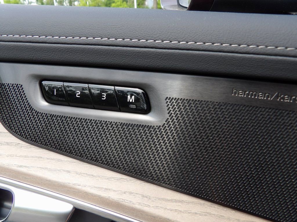 New 2025 Volvo XC90 T8 Plus w/ Protection Package Premier image 19