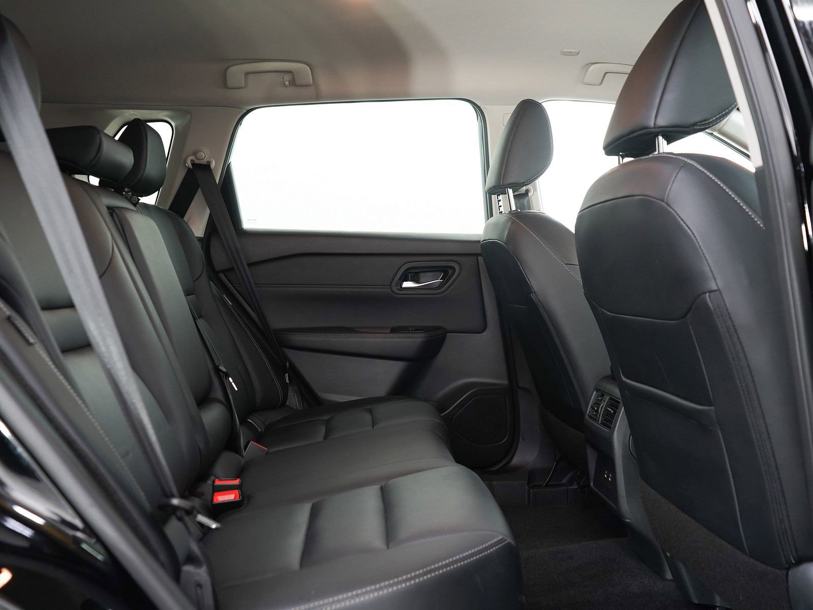 Used 2026 Nissan Rogue SL AWD/4WD image 13