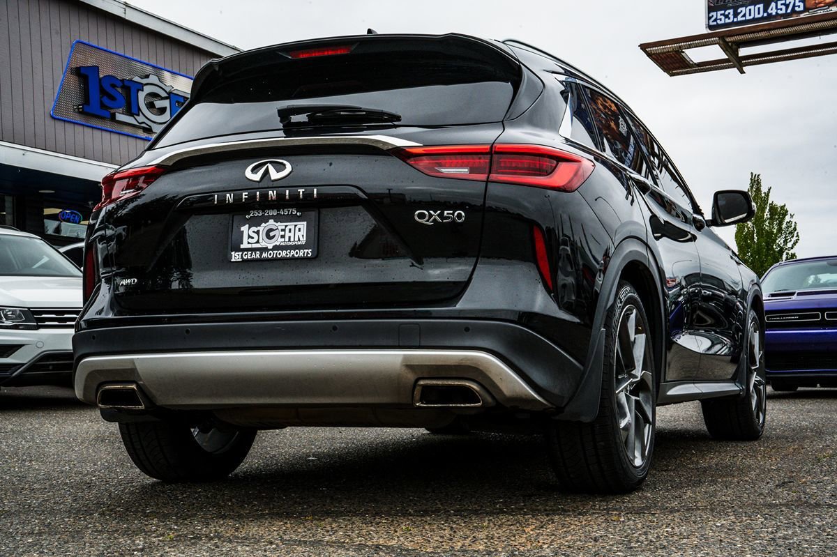 Used 2019 INFINITI QX50 Essential w/ Sensory Package AWD/4WD image 3