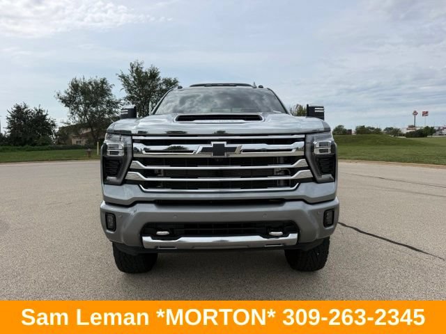 Used 2024 Chevrolet Silverado 3500 High Country w/ High Country Premium Package AWD/4WD image 3