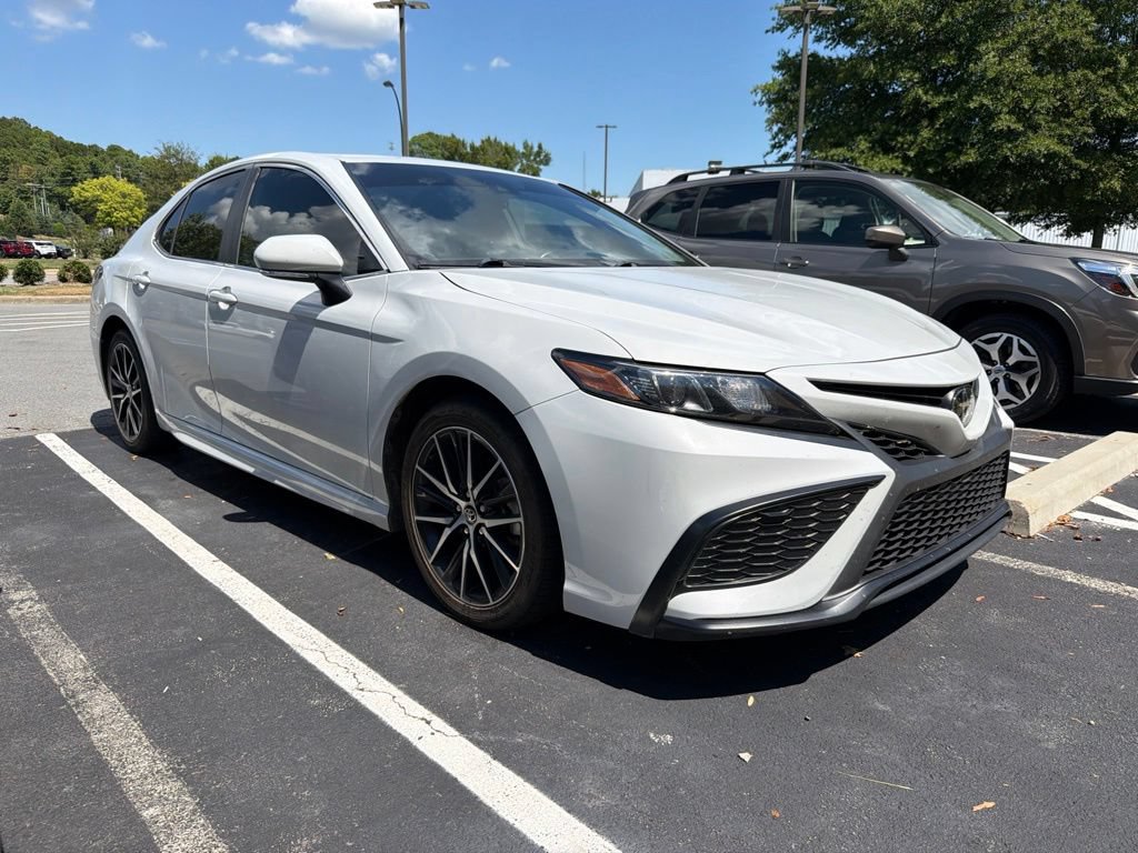 Used 2023 Toyota Camry SE FWD image 4